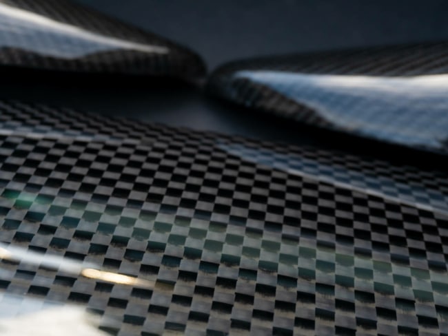 https://www.pentapatterns.co.uk/wp-content/uploads/2023/07/carbon-fiber-weave-patterns-650x488.jpg